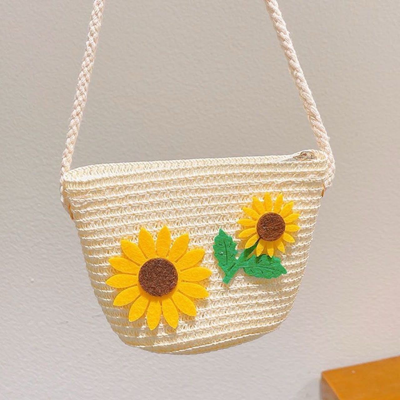 Small Kids Straw Crossbody – Sunflower Appliqué, 2–5 Yrs